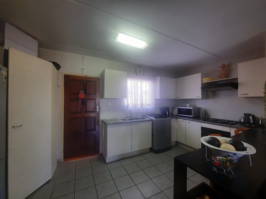 2 Bedroom Property for Sale in Wilgeheuwel Gauteng