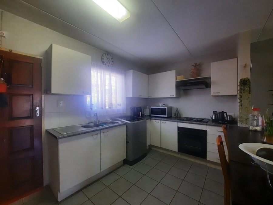 2 Bedroom Property for Sale in Wilgeheuwel Gauteng