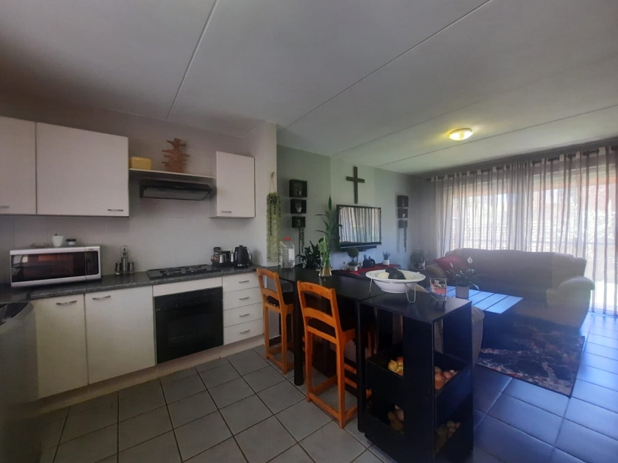 2 Bedroom Property for Sale in Wilgeheuwel Gauteng