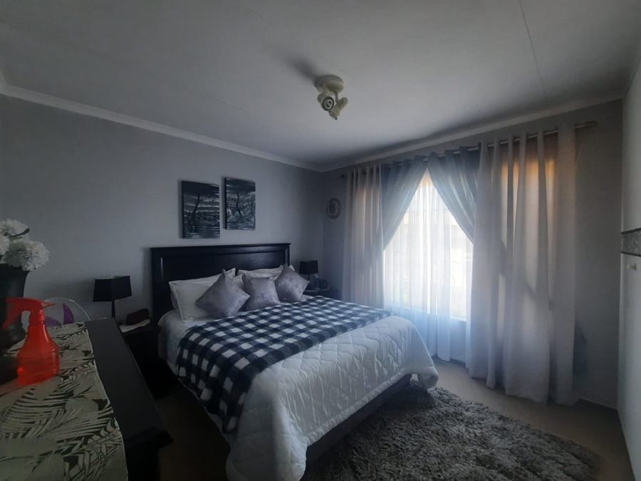 2 Bedroom Property for Sale in Wilgeheuwel Gauteng