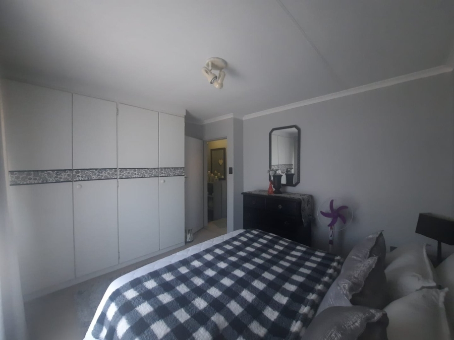 2 Bedroom Property for Sale in Wilgeheuwel Gauteng