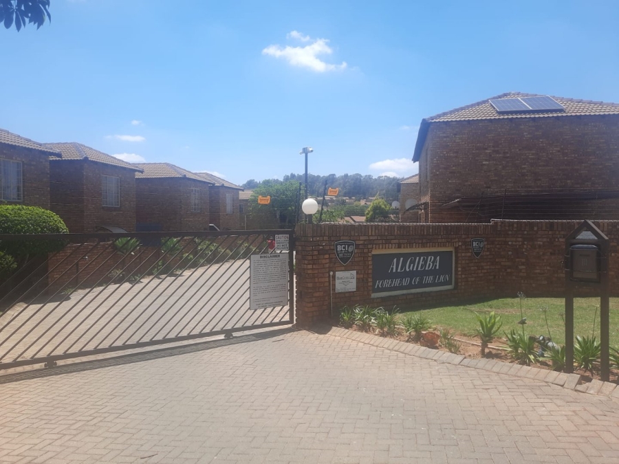 2 Bedroom Property for Sale in Wilgeheuwel Gauteng