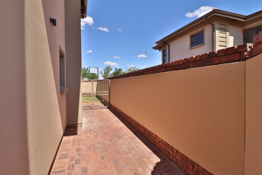 5 Bedroom Property for Sale in Comet Gauteng