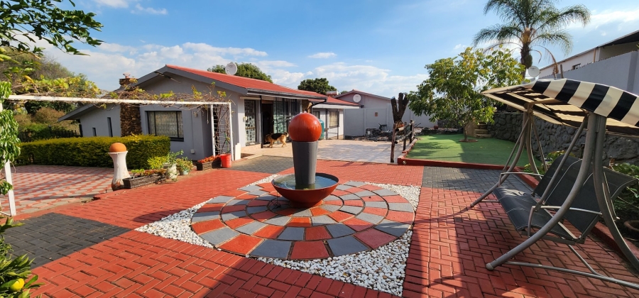 7 Bedroom Property for Sale in Erasmia Gauteng