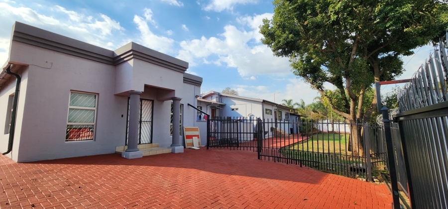 7 Bedroom Property for Sale in Erasmia Gauteng