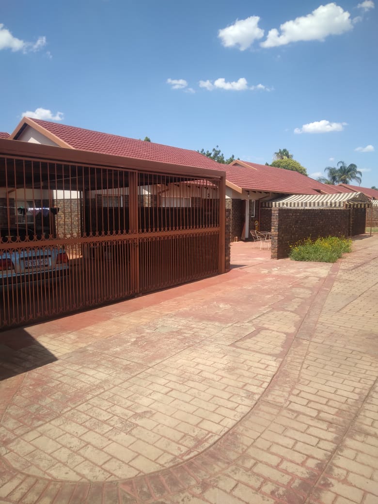 3 Bedroom Property for Sale in The Orchards Gauteng