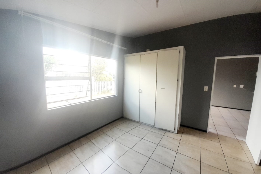 To Let 2 Bedroom Property for Rent in Ridgeway Gauteng