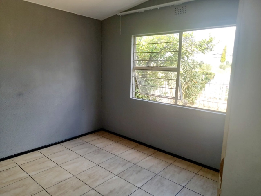 To Let 2 Bedroom Property for Rent in Ridgeway Gauteng