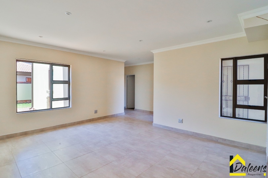 5 Bedroom Property for Sale in Comet Gauteng