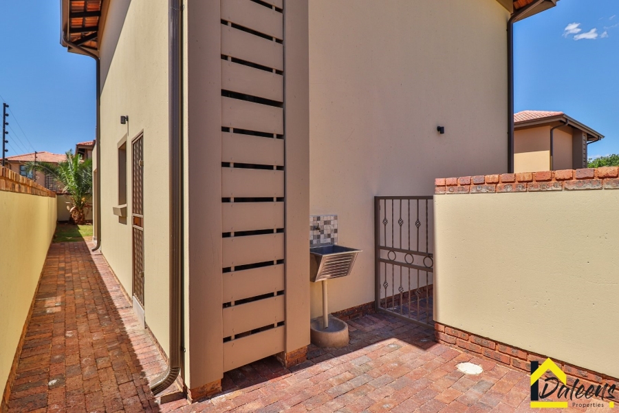 5 Bedroom Property for Sale in Comet Gauteng