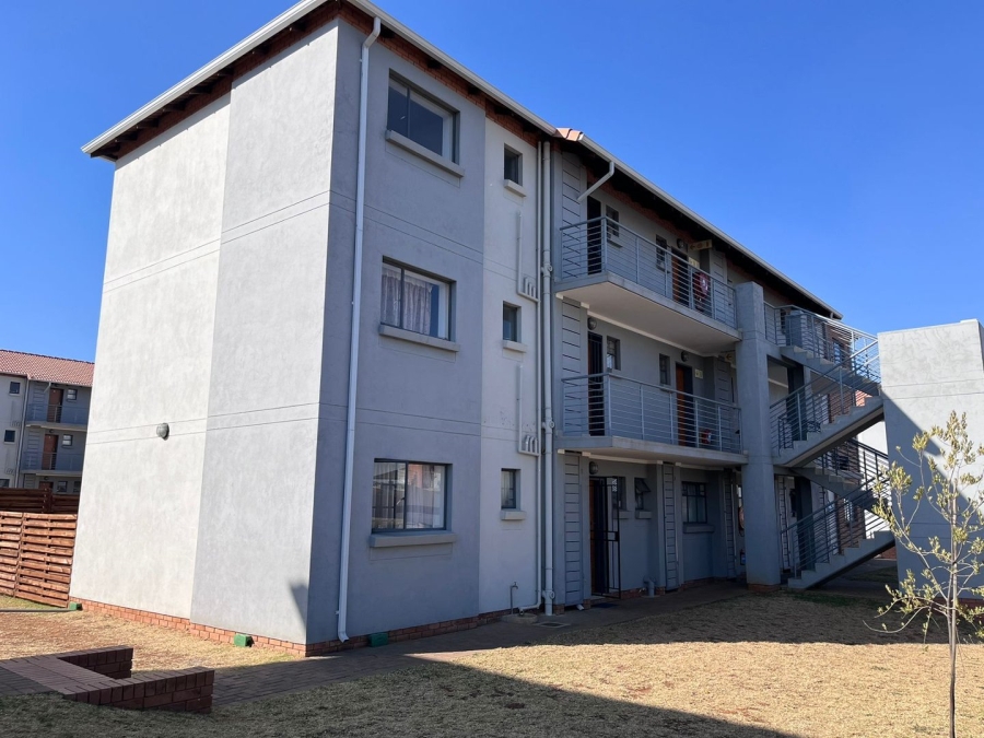 2 Bedroom Property for Sale in Noordwyk Gauteng