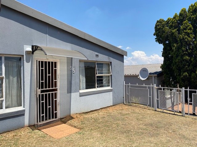 2 Bedroom Property for Sale in Ridgeway Gauteng