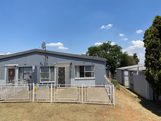 2 Bedroom Property for Sale in Ridgeway Gauteng