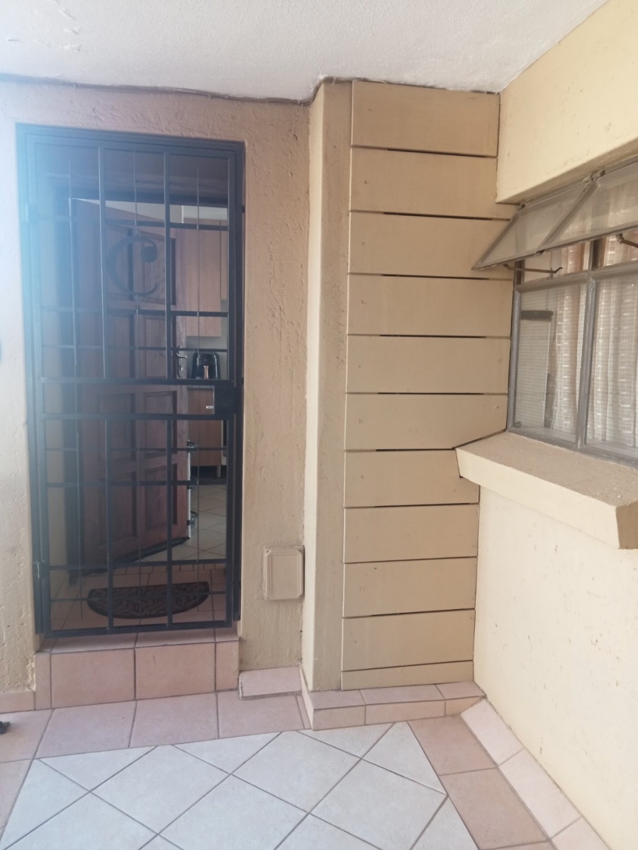 2 Bedroom Property for Sale in Noordwyk Gauteng