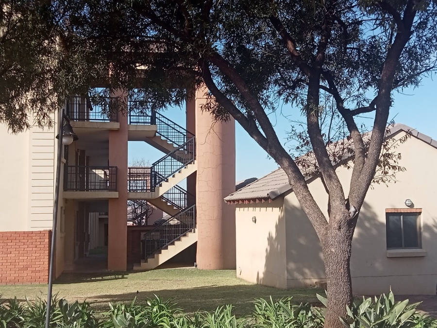 2 Bedroom Property for Sale in Noordwyk Gauteng