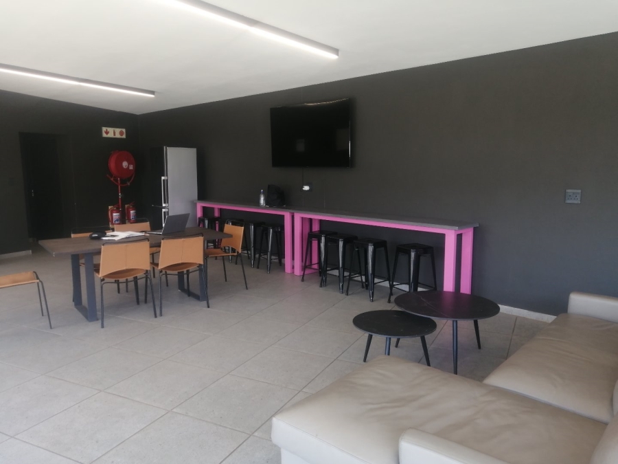 To Let 2 Bedroom Property for Rent in Waverley Gauteng