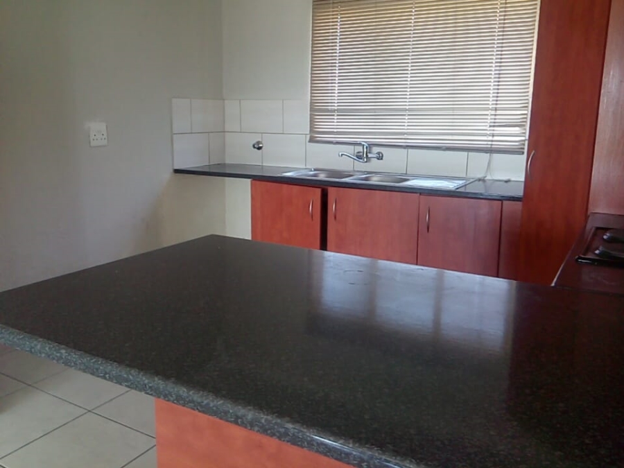 To Let 3 Bedroom Property for Rent in Willowbrook Gauteng