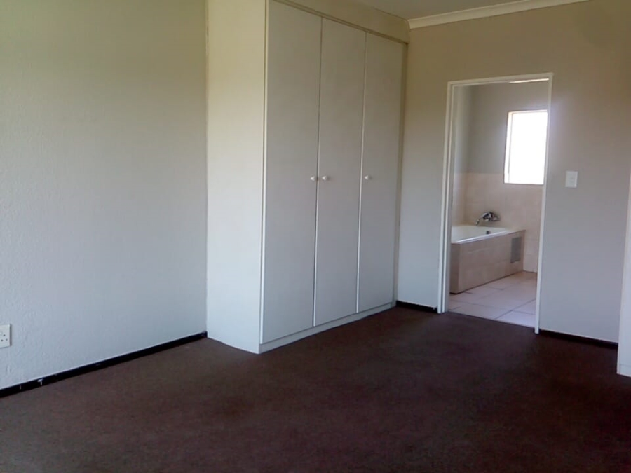 To Let 3 Bedroom Property for Rent in Willowbrook Gauteng