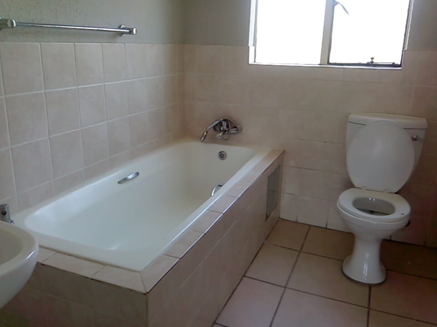 To Let 3 Bedroom Property for Rent in Willowbrook Gauteng