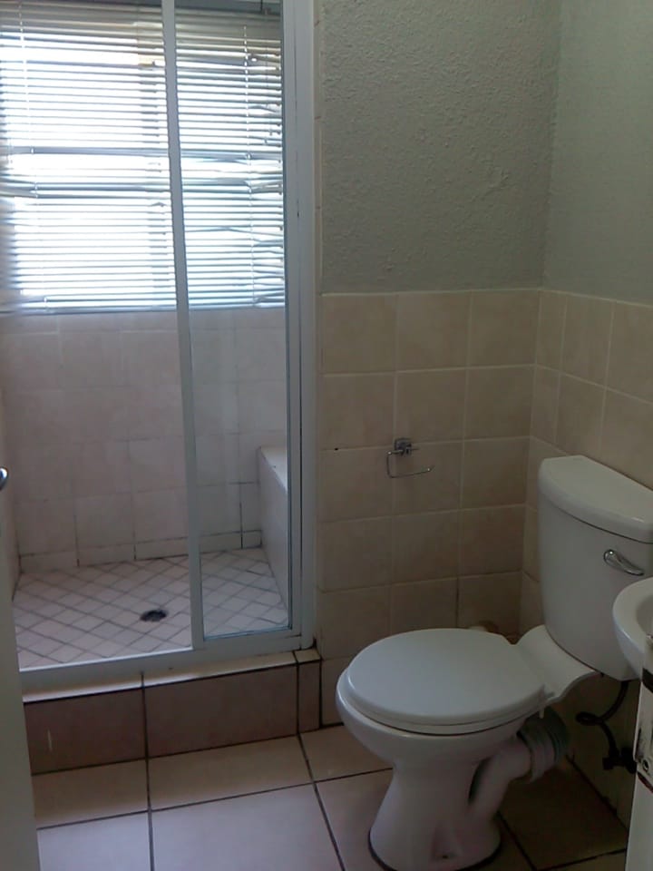 To Let 3 Bedroom Property for Rent in Willowbrook Gauteng