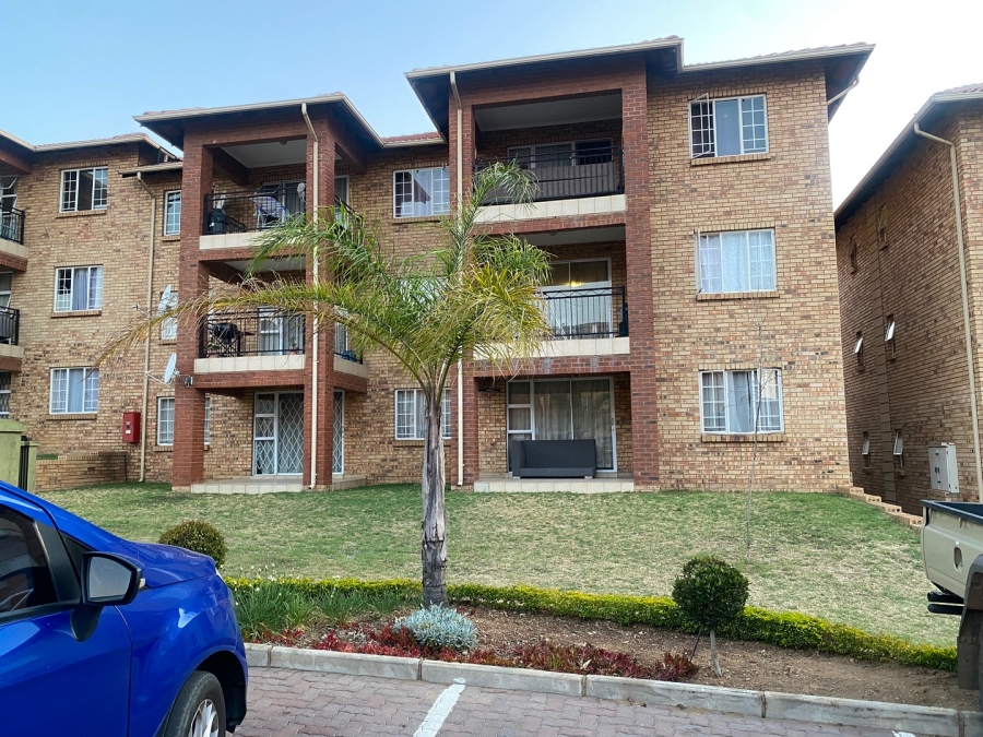 2 Bedroom Property for Sale in Noordwyk Gauteng