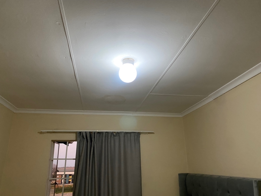 2 Bedroom Property for Sale in Noordwyk Gauteng