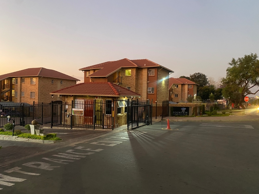 2 Bedroom Property for Sale in Noordwyk Gauteng