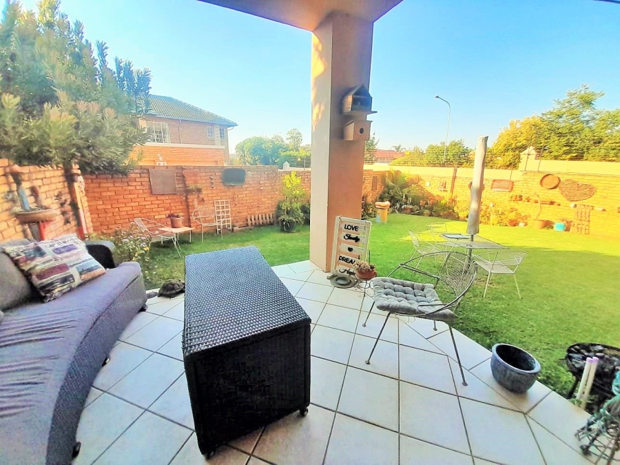 2 Bedroom Property for Sale in Amberfield Gauteng