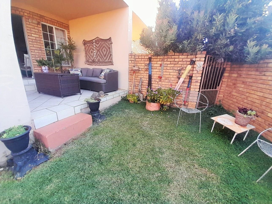 2 Bedroom Property for Sale in Amberfield Gauteng