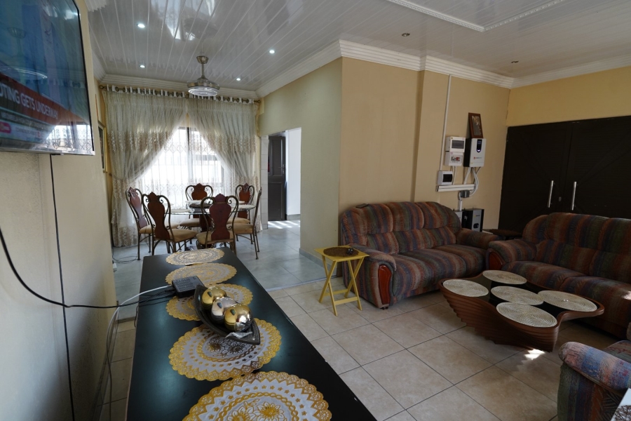 4 Bedroom Property for Sale in Lotus Gardens Gauteng