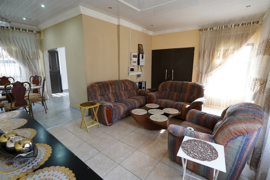 4 Bedroom Property for Sale in Lotus Gardens Gauteng