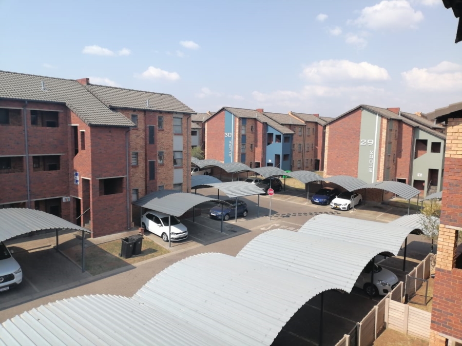 2 Bedroom Property for Sale in Olifantsvlei Gauteng