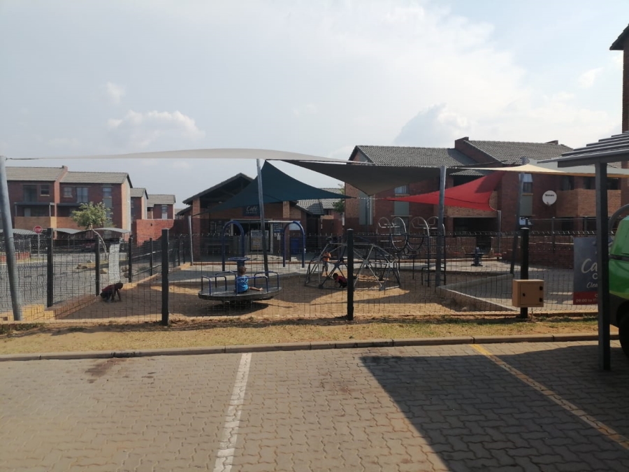 2 Bedroom Property for Sale in Olifantsvlei Gauteng