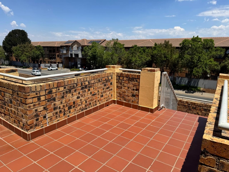 1 Bedroom Property for Sale in Halfway Gardens Gauteng