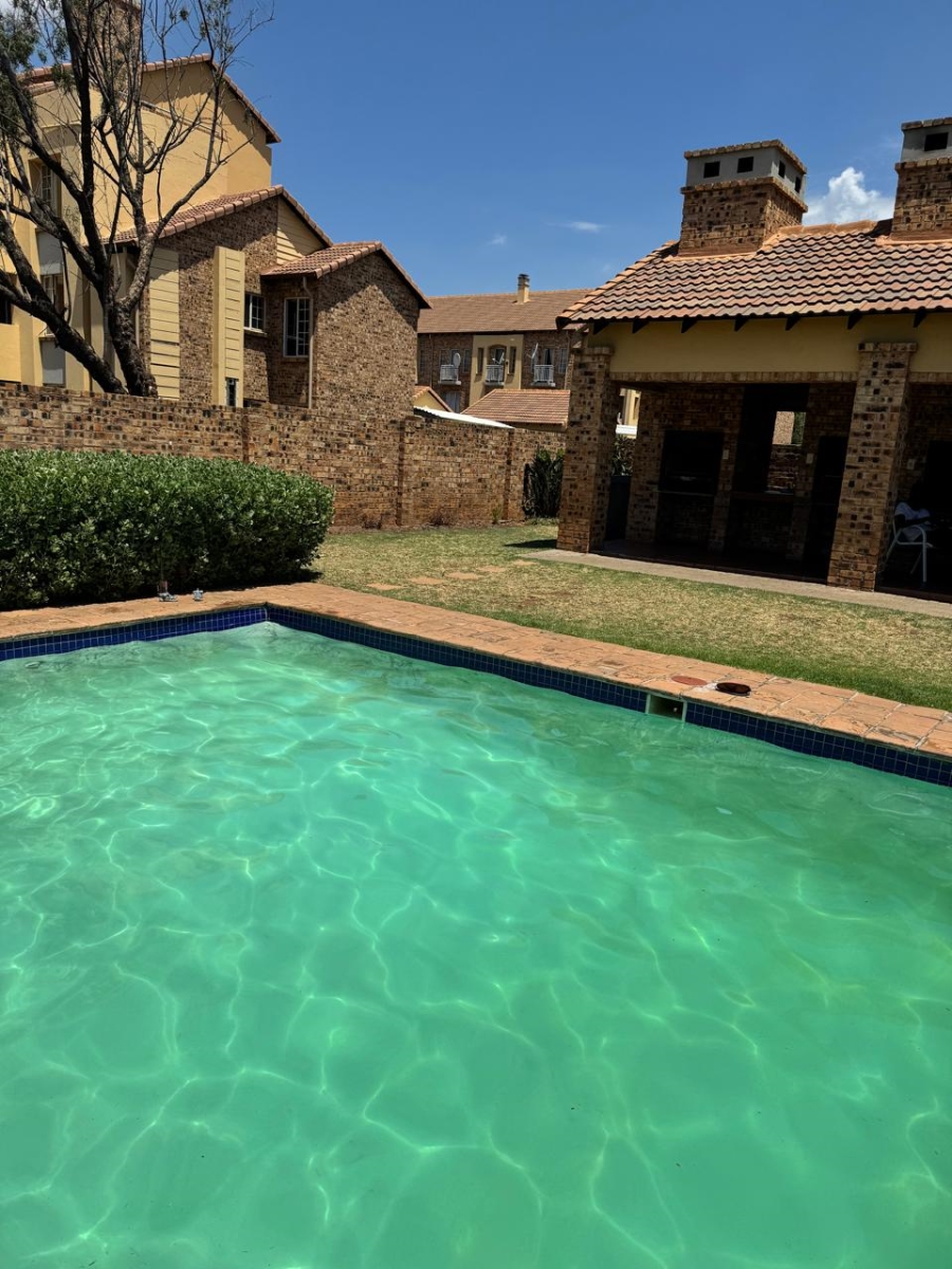 1 Bedroom Property for Sale in Halfway Gardens Gauteng