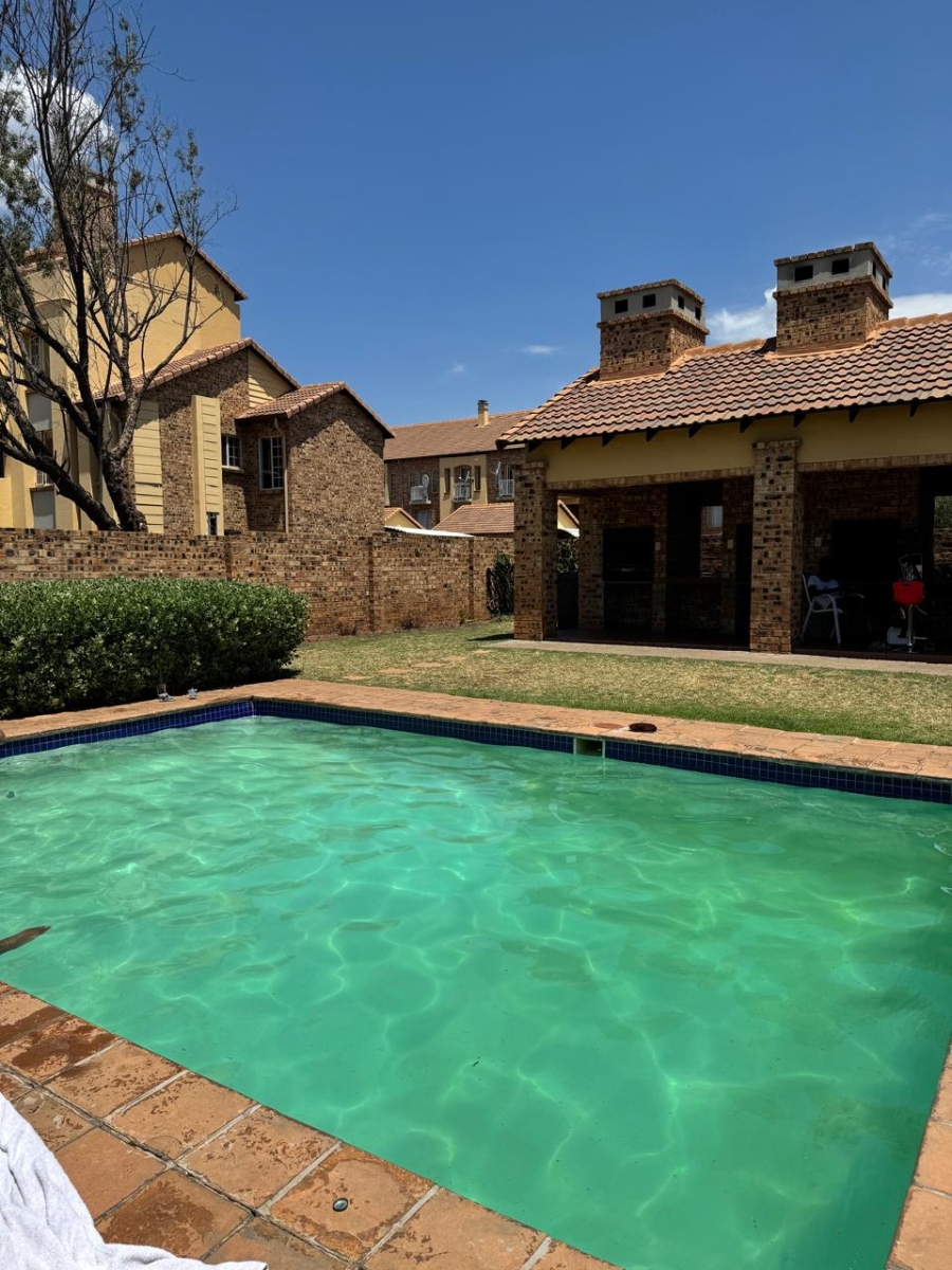 1 Bedroom Property for Sale in Halfway Gardens Gauteng