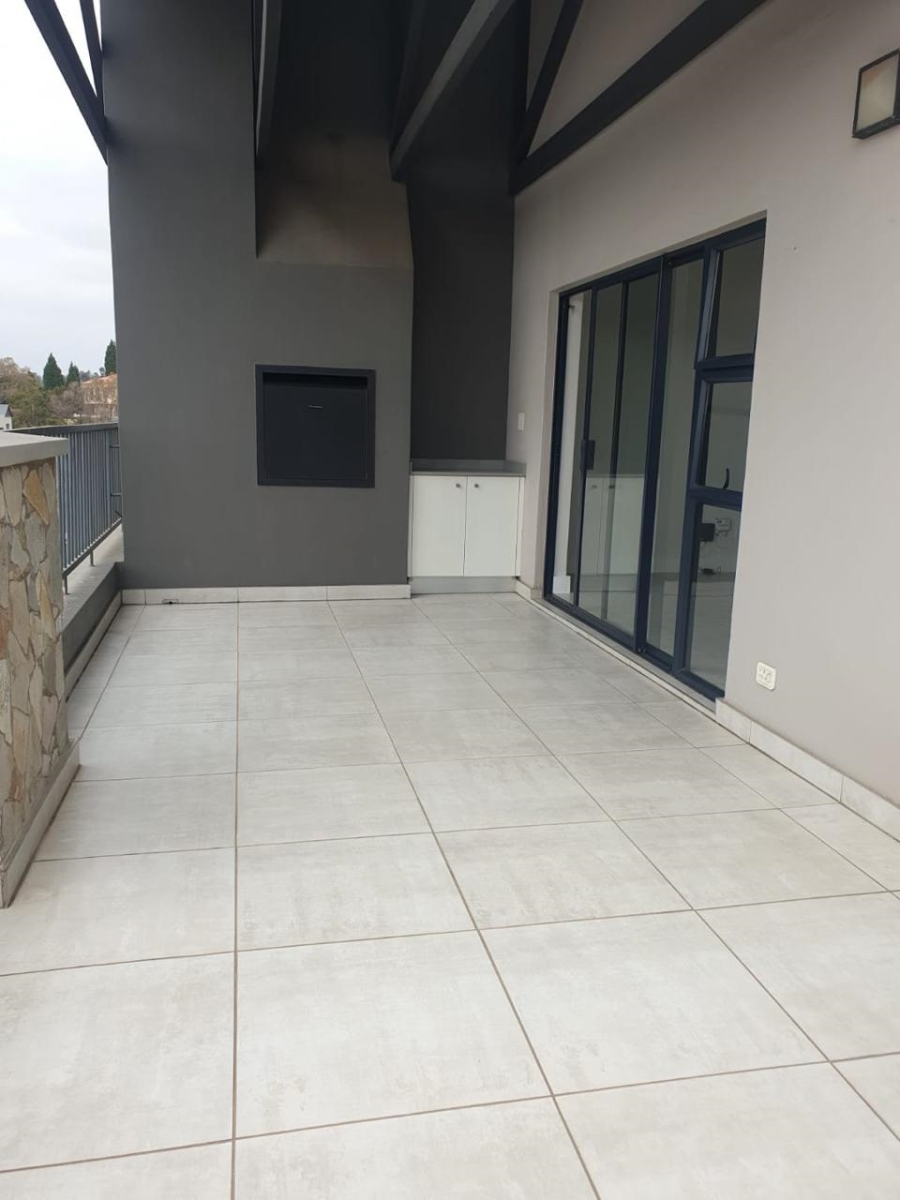 To Let 2 Bedroom Property for Rent in Waterfall Gauteng