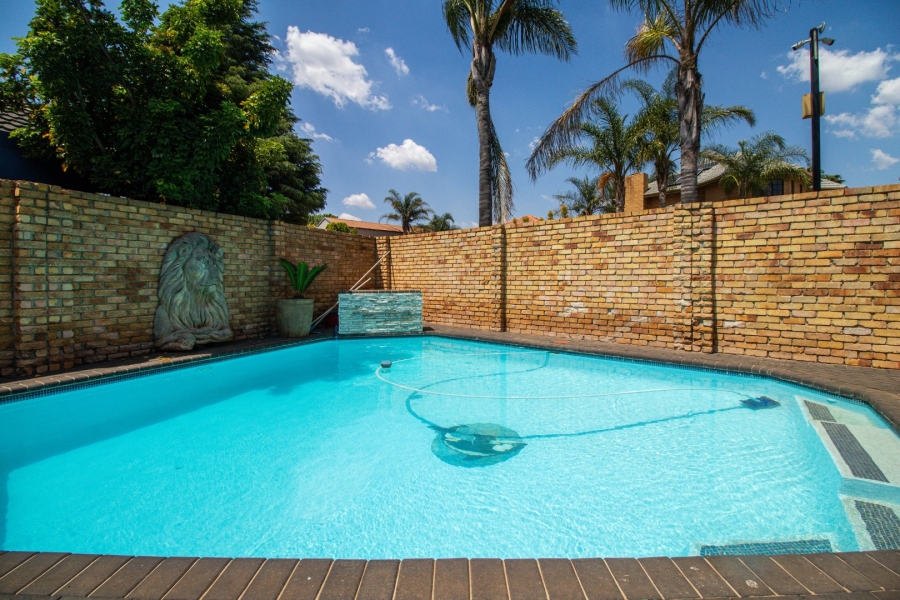 4 Bedroom Property for Sale in Glen Erasmia Gauteng