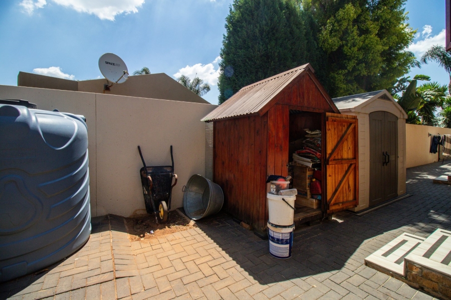 4 Bedroom Property for Sale in Glen Erasmia Gauteng