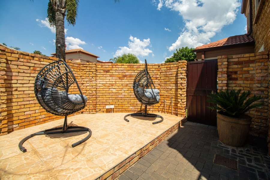 4 Bedroom Property for Sale in Glen Erasmia Gauteng