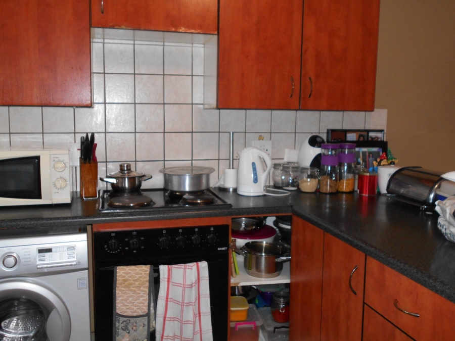 To Let 2 Bedroom Property for Rent in Vorna Valley Gauteng