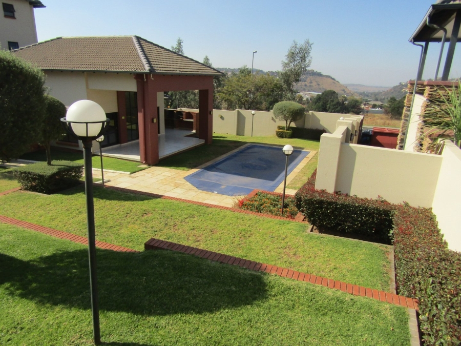 To Let 2 Bedroom Property for Rent in Oakdene Gauteng