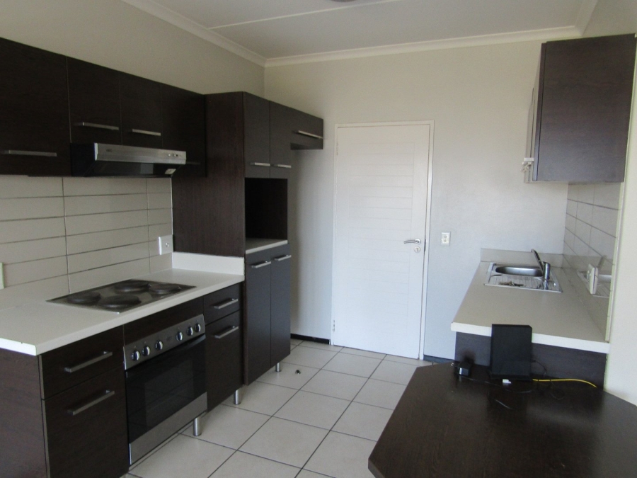 To Let 2 Bedroom Property for Rent in Oakdene Gauteng