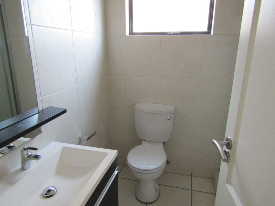 To Let 2 Bedroom Property for Rent in Oakdene Gauteng