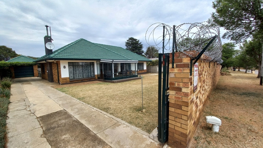 4 Bedroom Property for Sale in Witpoortjie Gauteng