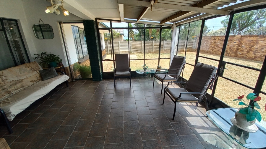 4 Bedroom Property for Sale in Witpoortjie Gauteng