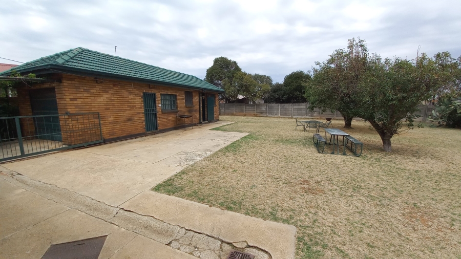 4 Bedroom Property for Sale in Witpoortjie Gauteng