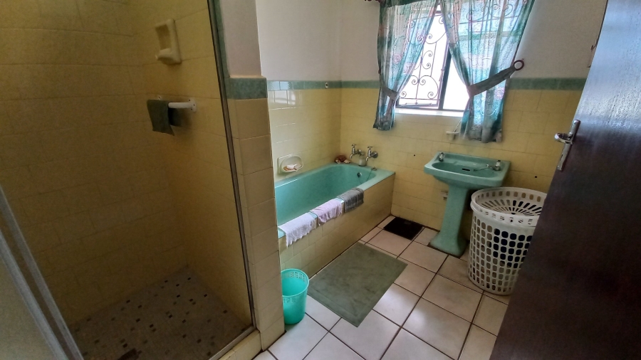 4 Bedroom Property for Sale in Witpoortjie Gauteng