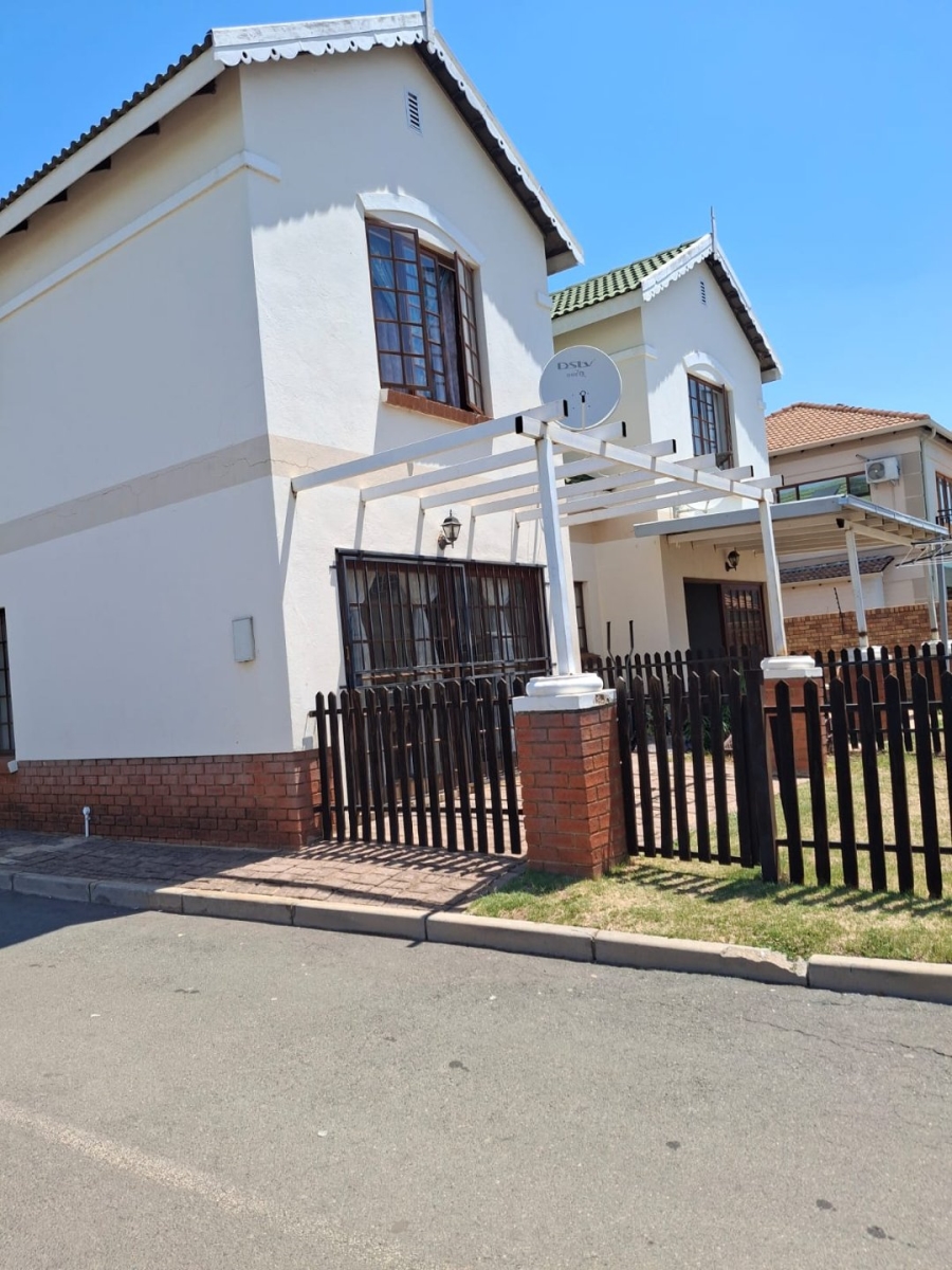 2 Bedroom Property for Sale in Twee Riviere Lifestyle Estate Gauteng