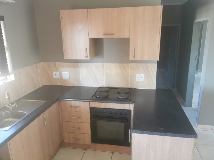 To Let 2 Bedroom Property for Rent in Groblerpark Gauteng